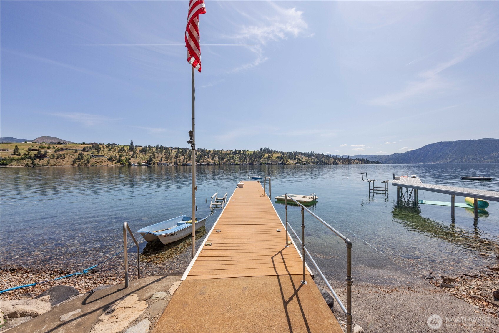 11532 South Lakeshore Road Chelan, WA 98816 - Photo 4 of 40 Gallery Image 4