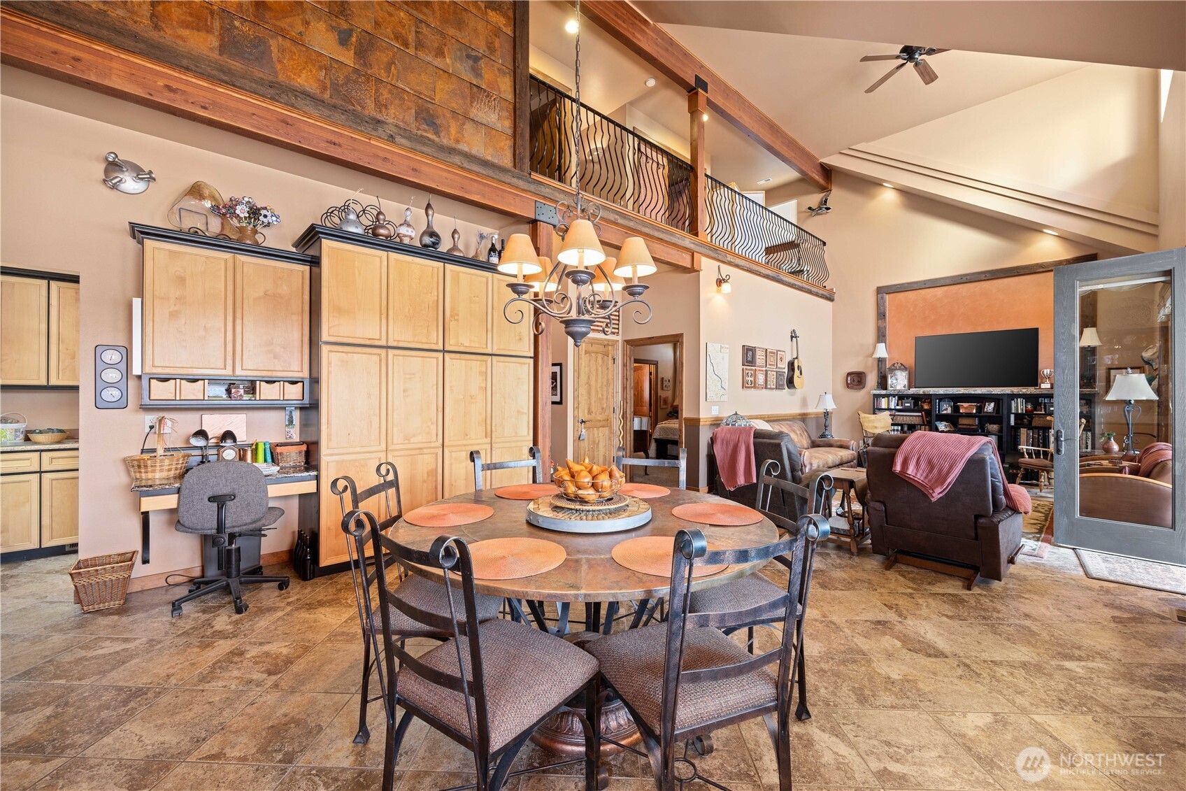11532 South Lakeshore Road Chelan, WA 98816 - Photo 7 of 40 Gallery Image 7