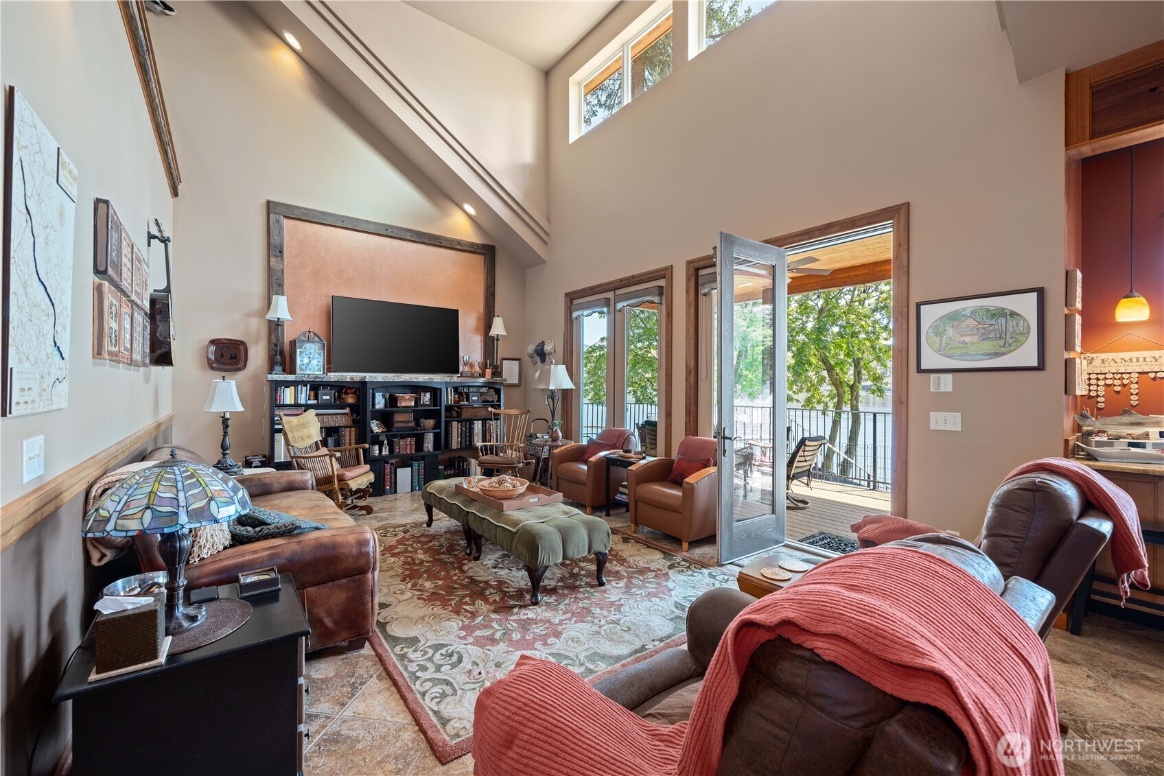 11532 South Lakeshore Road Chelan, WA 98816 - Photo 8 of 40 Gallery Image 8