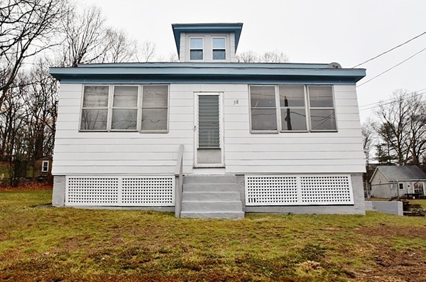 38 Pickering Road Blackstone, MA 01504 - Photo 3 of 20 Gallery Image 3