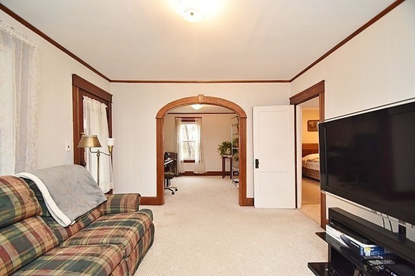 38 Pickering Road Blackstone, MA 01504 - Photo 6 of 20 Gallery Image 6
