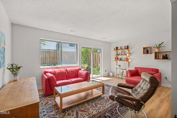 $285,000 | 220 Elizabeth Street, Unit E7, Chapel Hill, NC 27514
