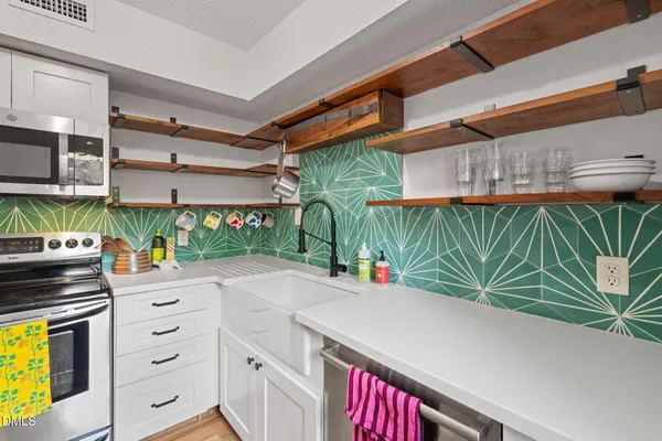 $285,000 | 220 Elizabeth Street, Unit E7, Chapel Hill, NC 27514
