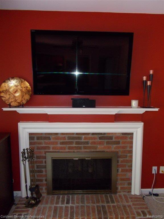 527 Bolinger Street Rochester, MI 48307 - Photo 9 of 22 Fireplace