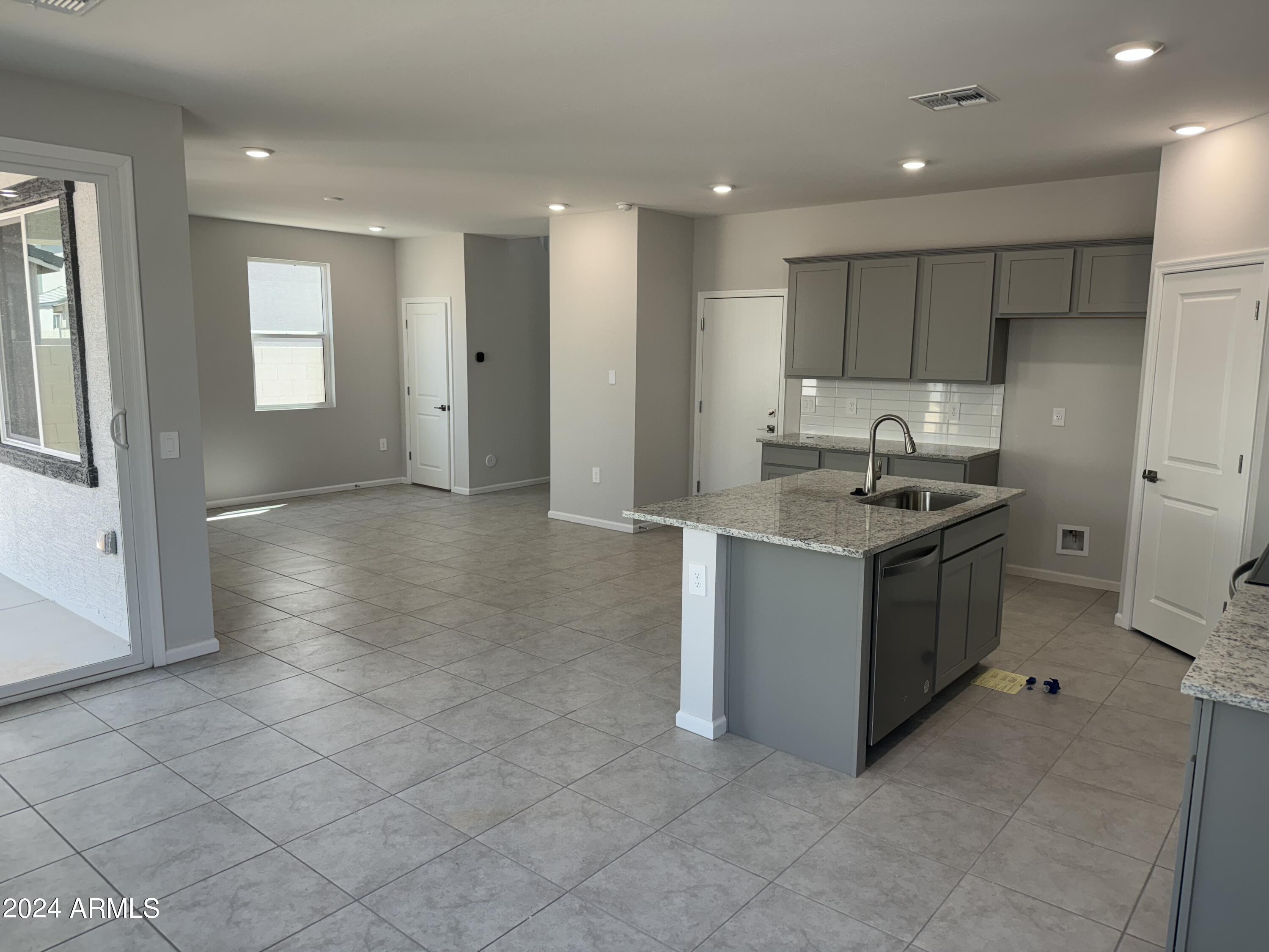 4685 South Yellow Peak Road Apache Junction, AZ 85119 - Photo 6 of 22 Great room and Kitchen
