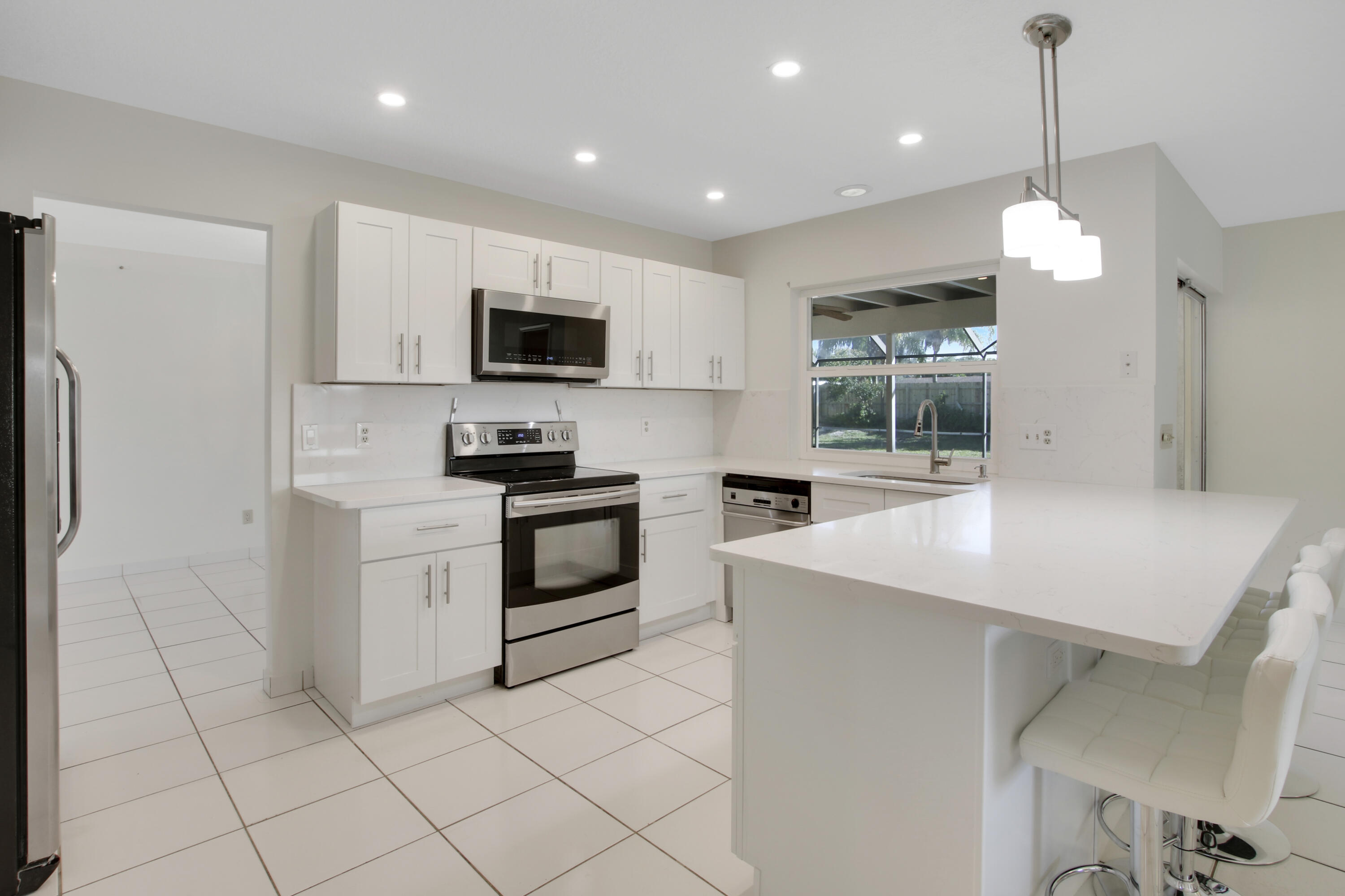 2480 Windsor Road Palm Beach Gardens, FL 33410 - Photo 8 of 44 Kitchen