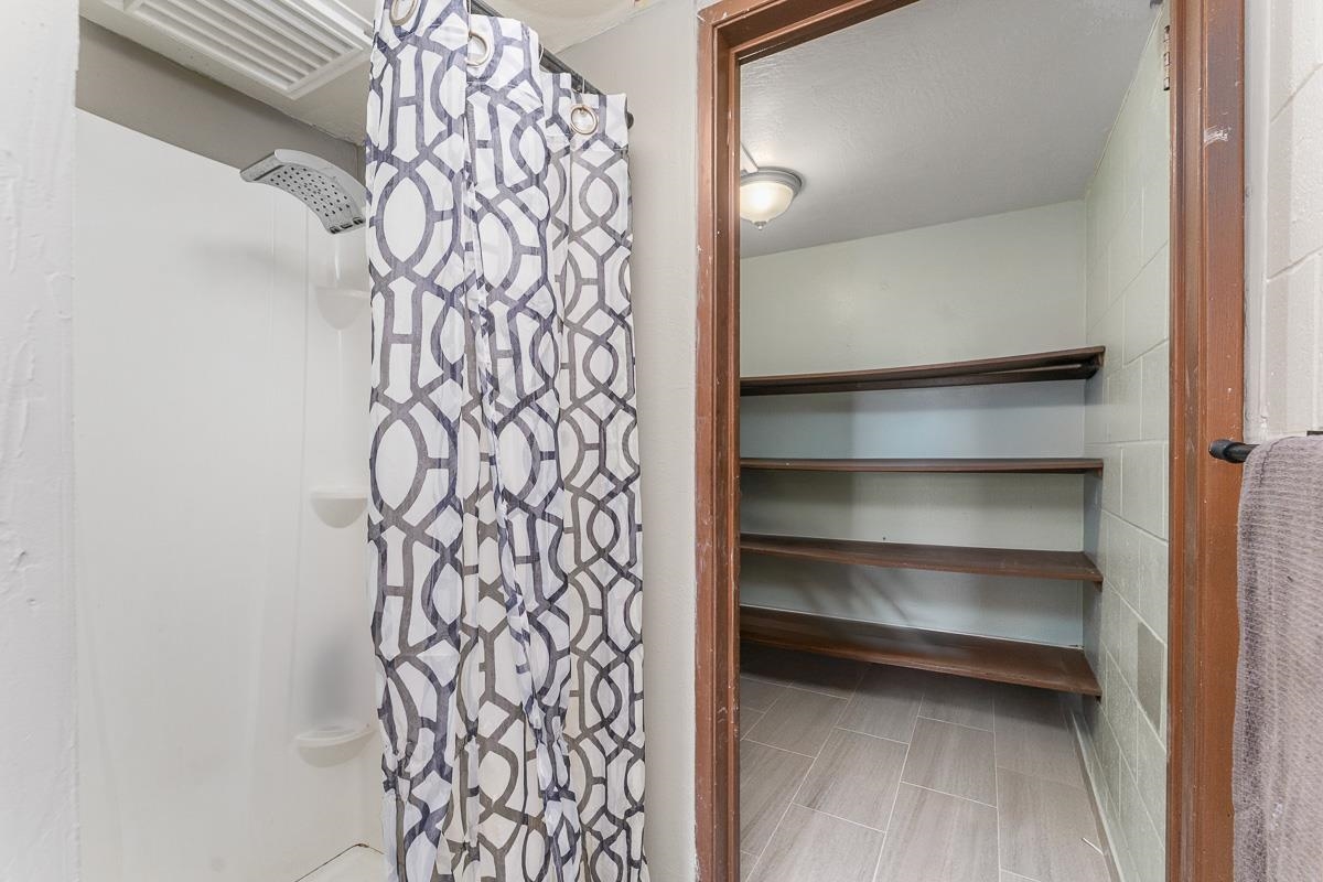 111 Kahului Beach Road, Unit C409 Kahului, HI 96732 - Photo 17 of 24 Primary Bathroom