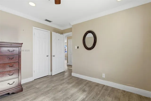 a view of a livingroom with closet