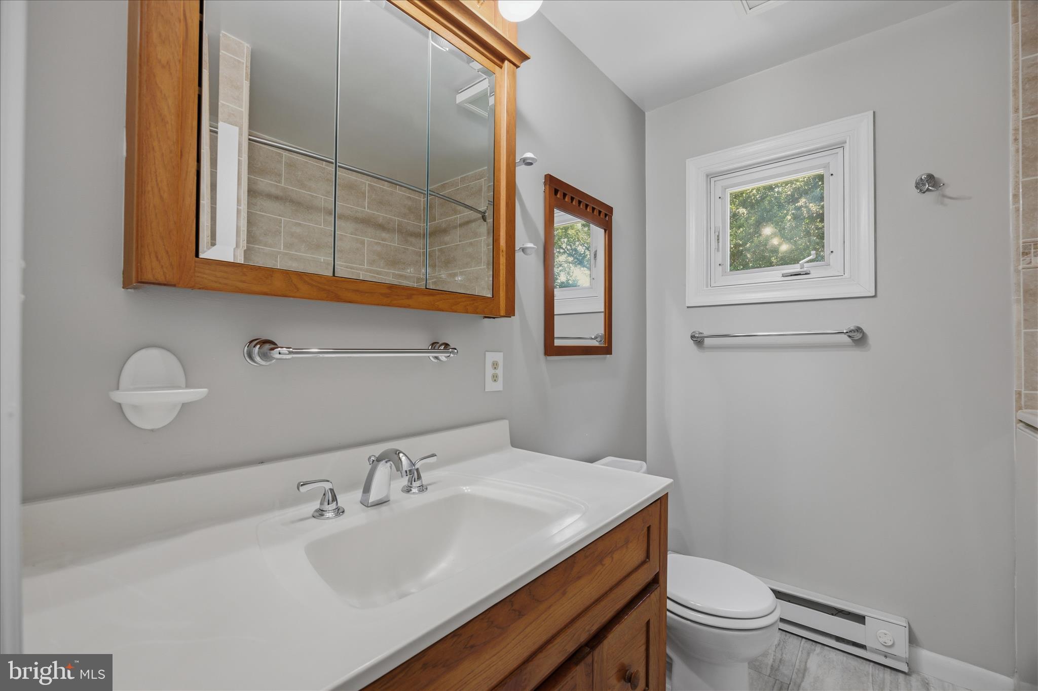 162 Barbara Road Severna Park, MD 21146 - Photo 22 of 48 Bedroom floor Bathroom