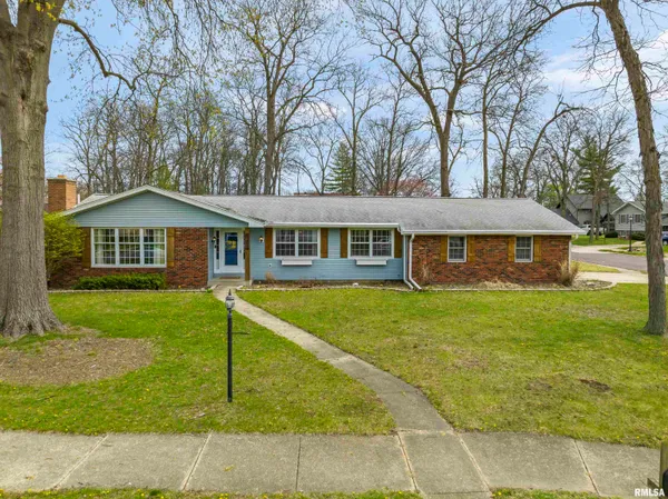 $269,900 | 6502 North Post Oak Road, Peoria, IL 61615