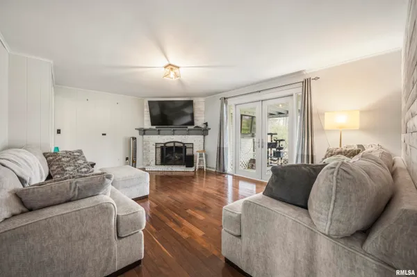 $269,900 | 6502 North Post Oak Road, Peoria, IL 61615