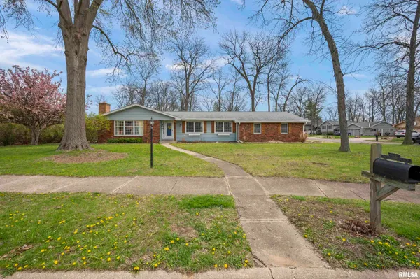 $269,900 | 6502 North Post Oak Road, Peoria, IL 61615