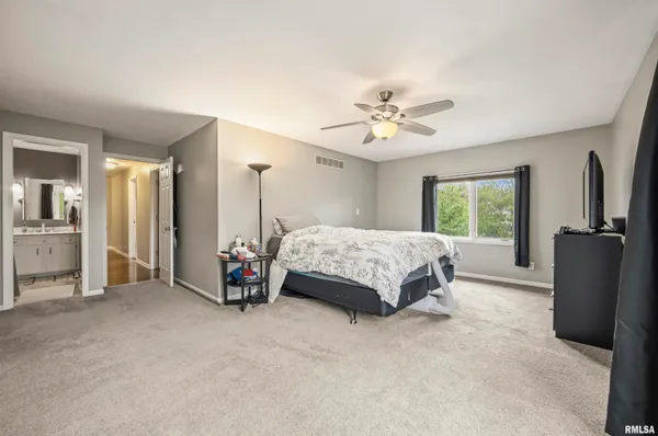 $269,900 | 6502 North Post Oak Road, Peoria, IL 61615