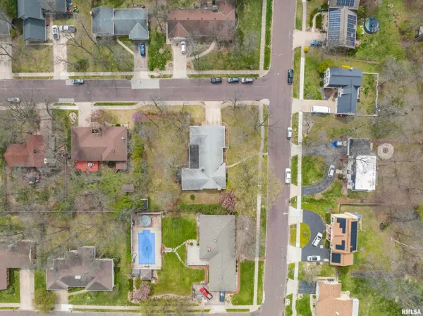 $269,900 | 6502 North Post Oak Road, Peoria, IL 61615