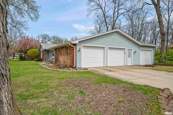 $269,900 | 6502 North Post Oak Road, Peoria, IL 61615