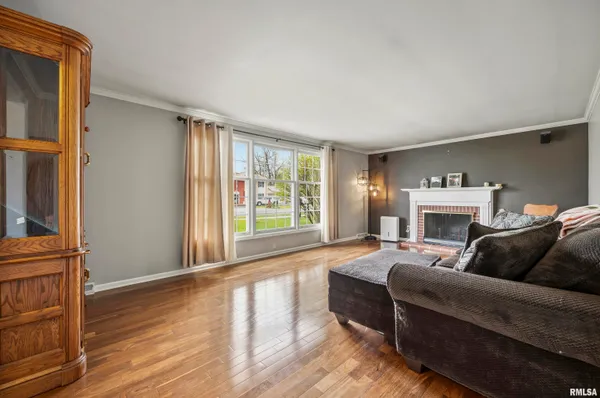 $269,900 | 6502 North Post Oak Road, Peoria, IL 61615