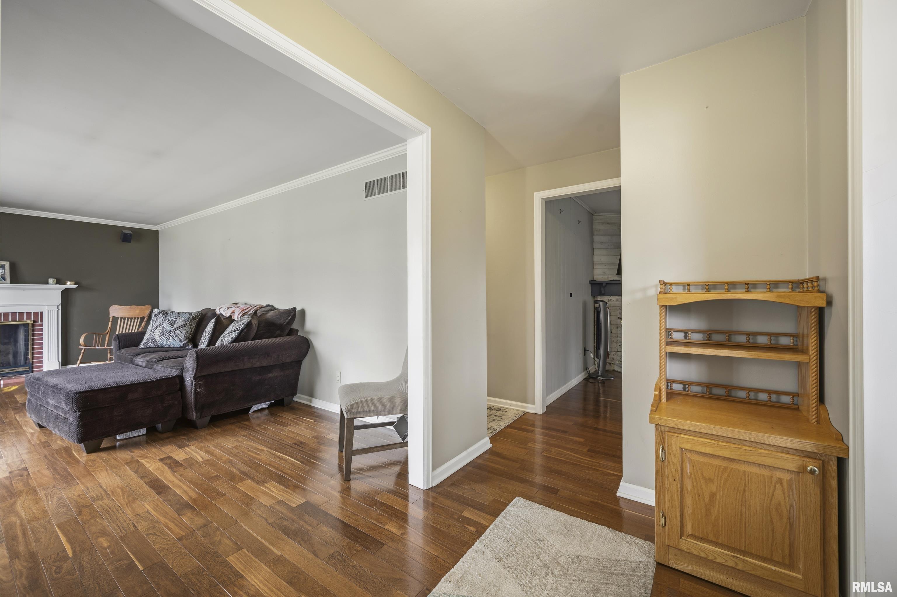 6502 North Post Oak Road Peoria, IL 61615 - Photo 8 of 42