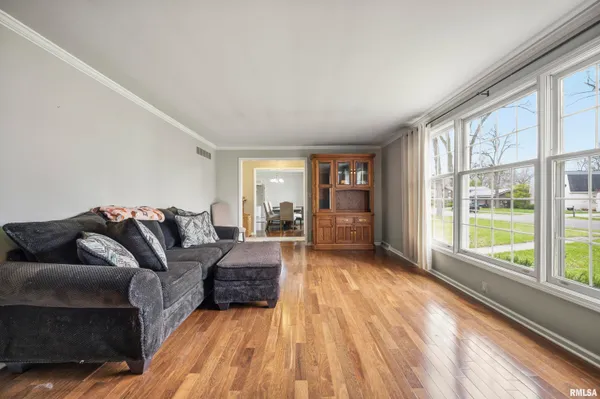 $269,900 | 6502 North Post Oak Road, Peoria, IL 61615