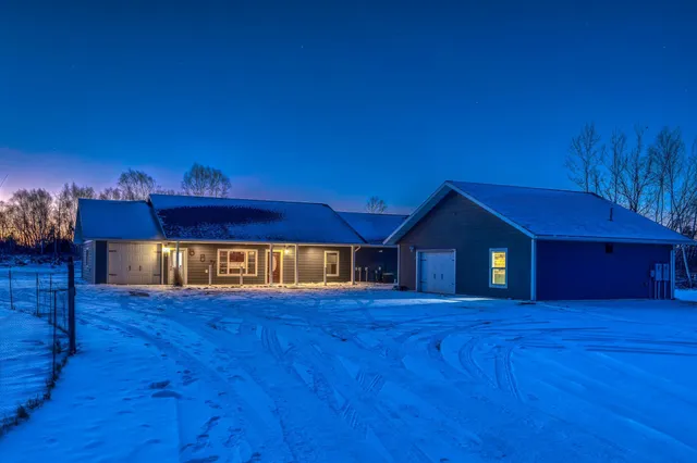 $425,000 | 657 Frohn Road Southeast, Bemidji, MN 56601