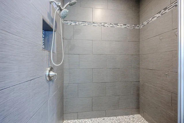 $425,000 | 657 Frohn Road Southeast, Bemidji, MN 56601