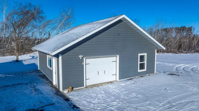 $425,000 | 657 Frohn Road Southeast, Bemidji, MN 56601