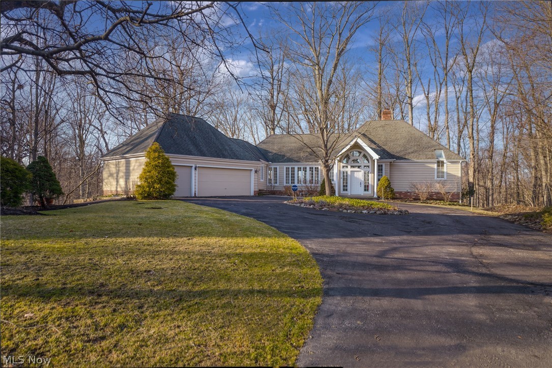 1833 Ridgebrook Circle Lyndhurst, OH 44122 - Photo 1 of 45 Gallery Image 1