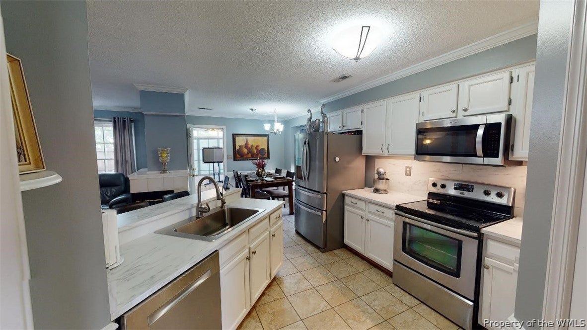 157 Rustling Oak Ridge Yorktown, VA 23692 - Photo 10 of 50 Gallery Image 10