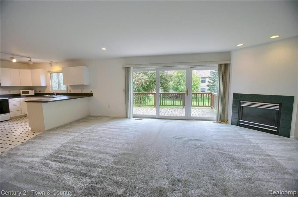 2187 Crystal Drive Rochester Hills, MI 48309 - Photo 12 of 32