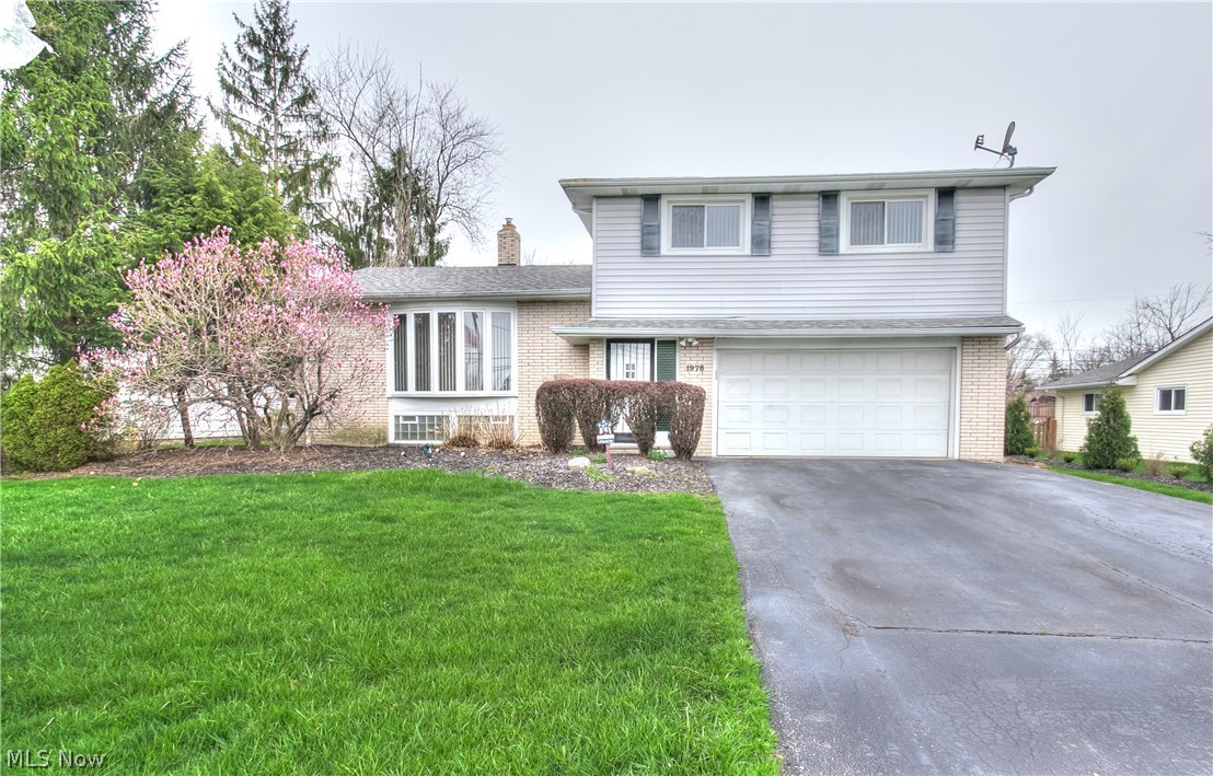 1978 Som Center Road Cleveland, OH 44124 - Photo 1 of 34 Gallery Image 1