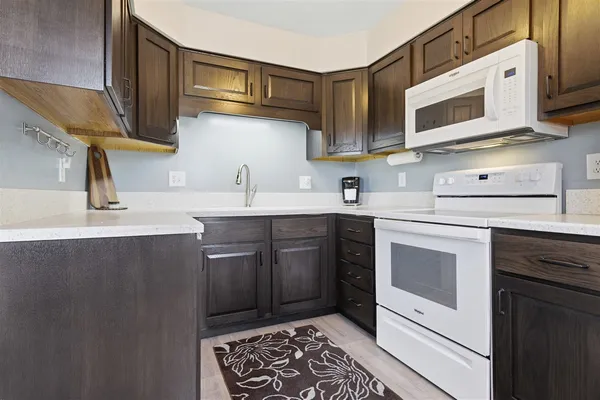 $138,900 | 903 North Linden Street, Unit 108, Normal, IL 61761