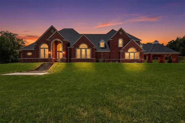 $790,000 | 451 Land Of Goshen Drive, Springtown, TX 76082