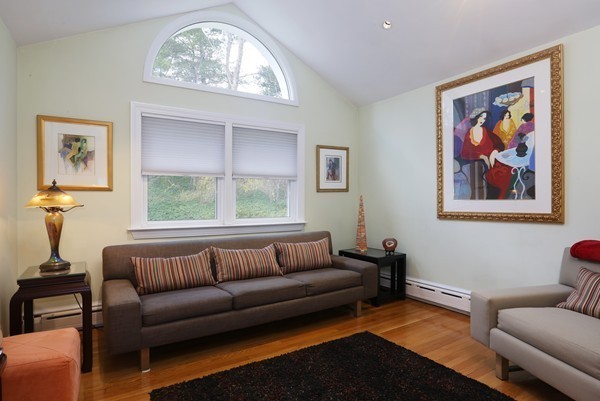 515 Dudley Road Newton, MA 02459 - Photo 4 of 11