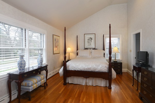 515 Dudley Road Newton, MA 02459 - Photo 8 of 11