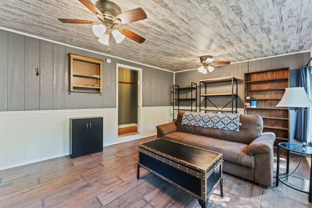 $205,000 | 26177 West Lakeview Avenue, Ingleside, IL 60041