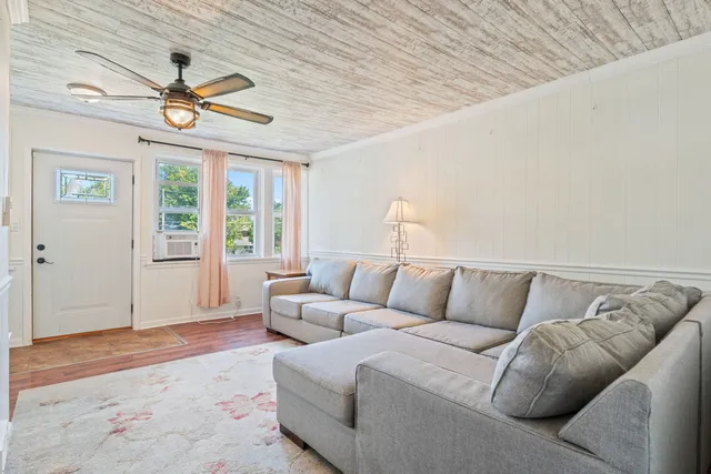 $205,000 | 26177 West Lakeview Avenue, Ingleside, IL 60041