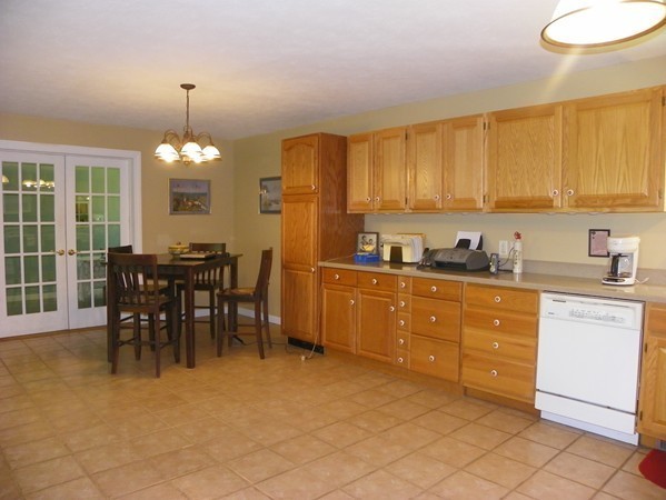 658 Rindge Road Fitchburg, MA 01420 - Photo 4 of 28 Gallery Image 4