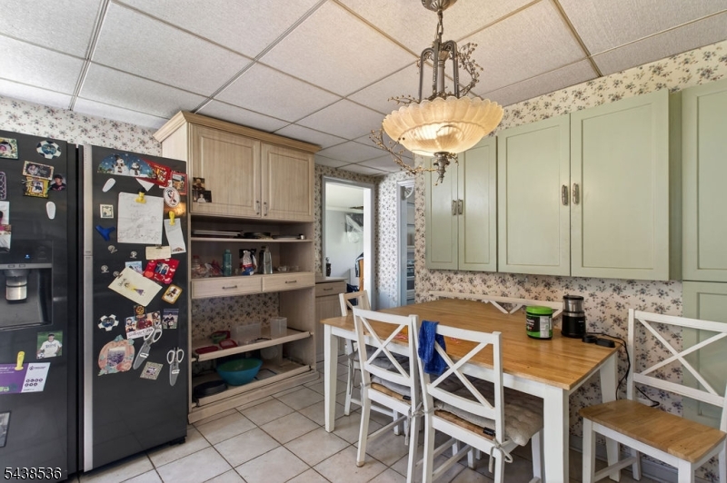 364 Acacia Road Scotch Plains, NJ 07076 - Photo 16 of 30