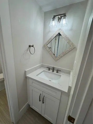 $4,000 | 40 Elm Street, Unit 1, Andover, MA 01810