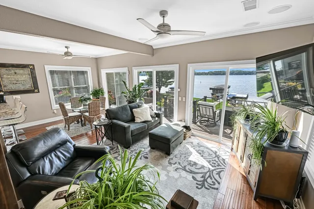 $999,999 | 616 Kopmeier Drive, Pewaukee, WI 53072