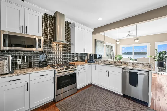 $999,999 | 616 Kopmeier Drive, Pewaukee, WI 53072