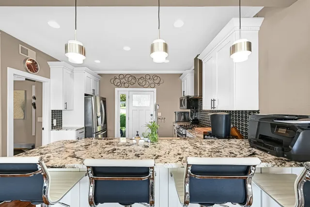 $999,999 | 616 Kopmeier Drive, Pewaukee, WI 53072