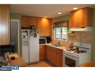 24 Beaumont Road Hamilton, NJ 08620 - Photo 5 of 9 Kitchen