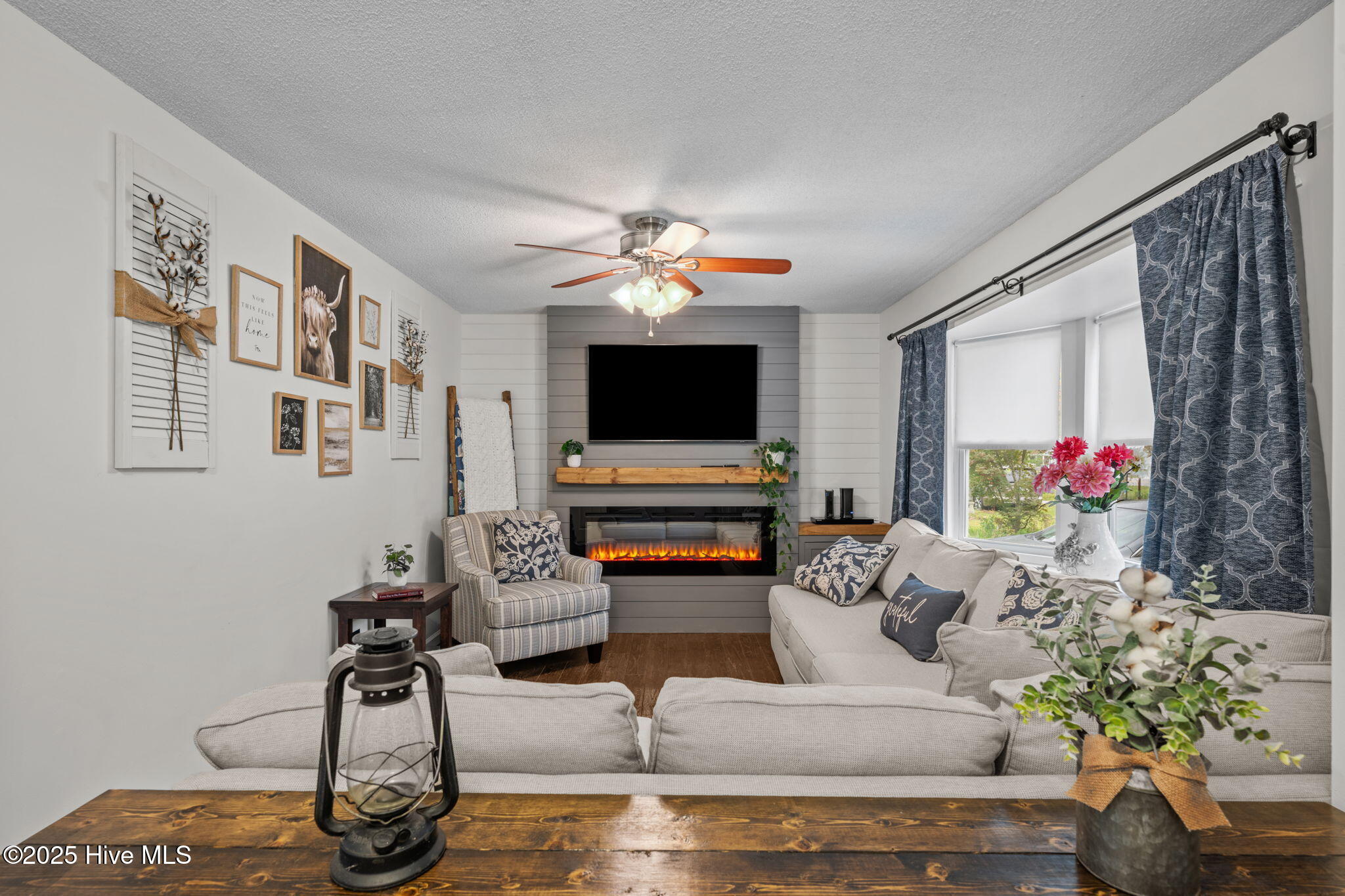 231 Church Road Havelock, NC 28532 - Photo 4 of 35 living room