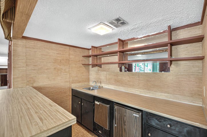 1501 Providence Church Road Anderson, SC 29626 - Photo 28 of 49 Bar - in rec room area