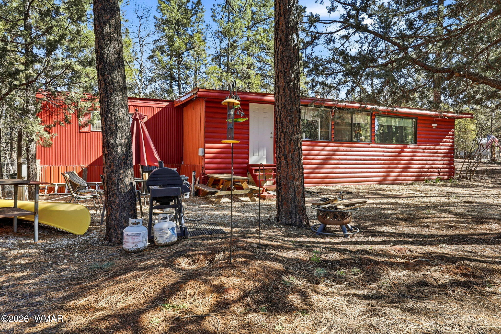 6480 Lower Ridge Drive Lakeside, AZ 85929 - Photo 25 of 32 a view of a back yard of the house