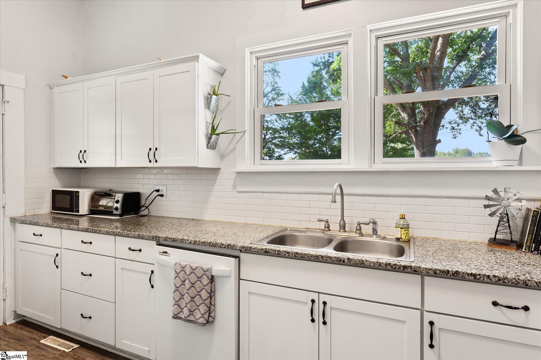 308 McAlister Road Easley, SC 29642 - Photo 14 of 36 Gallery Image 14