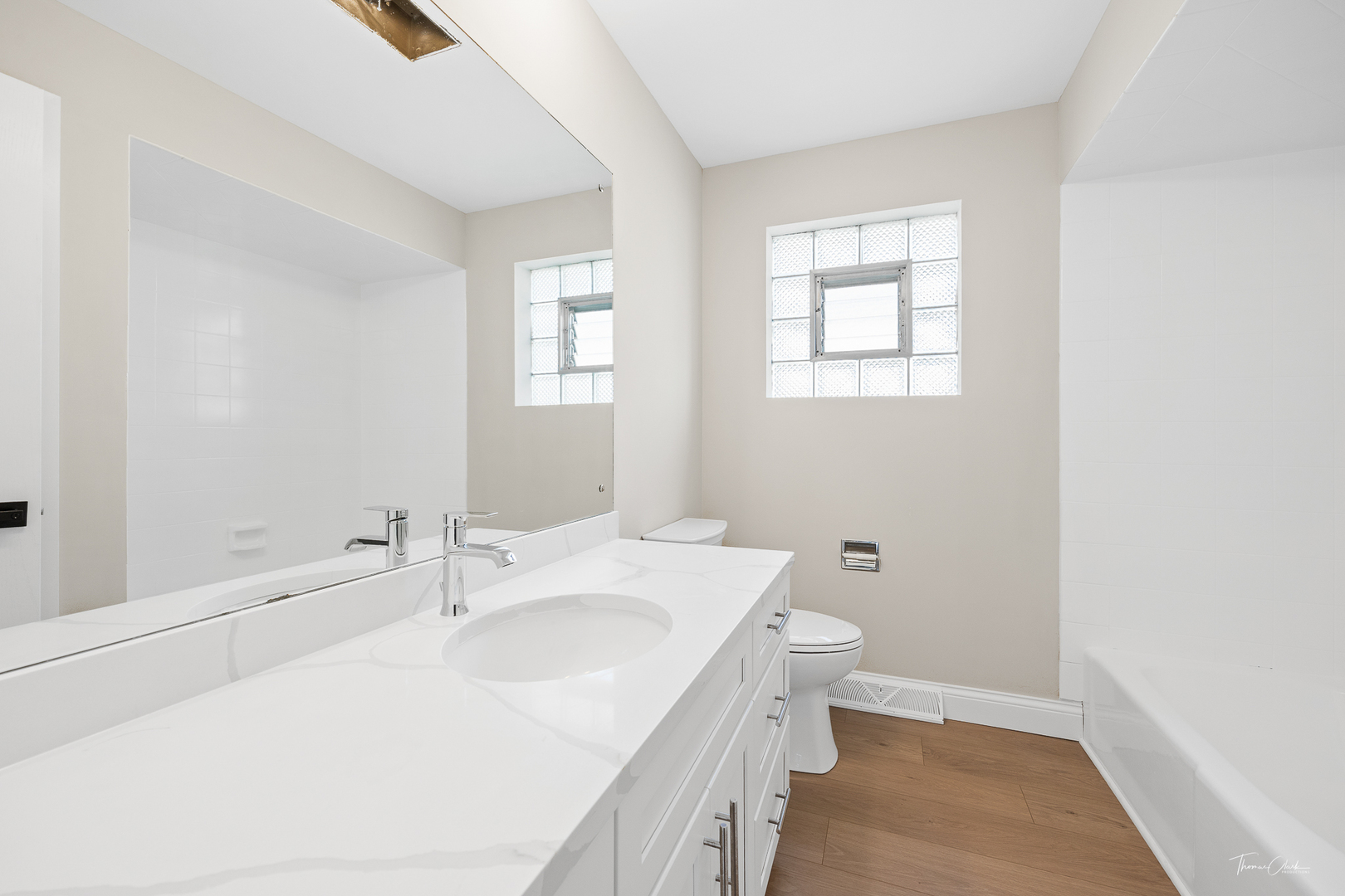 5105 North Rutherford Avenue Chicago, IL 60656 - Photo 9 of 26 Gallery Image 9