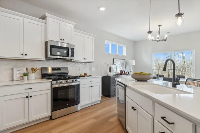 $457,705 | 6090 157th Street North, Hugo, MN 55038