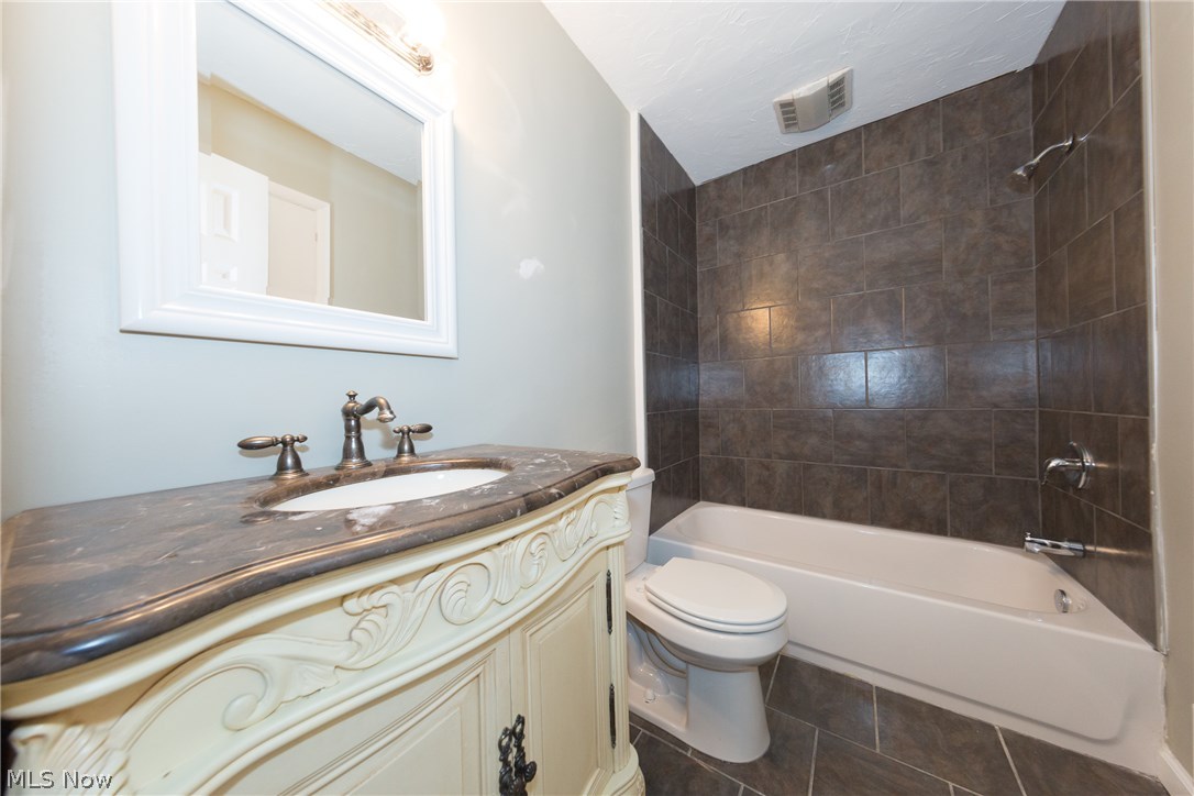 4069 Root Road North Olmsted, OH 44070 - Photo 12 of 22 Gallery Image 12