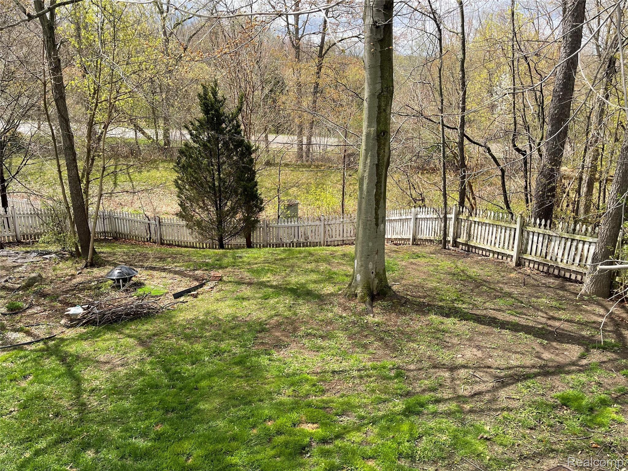 414 Springwell Lane Howell, MI 48843 - Photo 33 of 34 IMG_6494.JPG